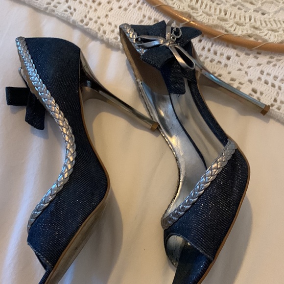 Gorgeous Guess heels - Picture 2 of 5